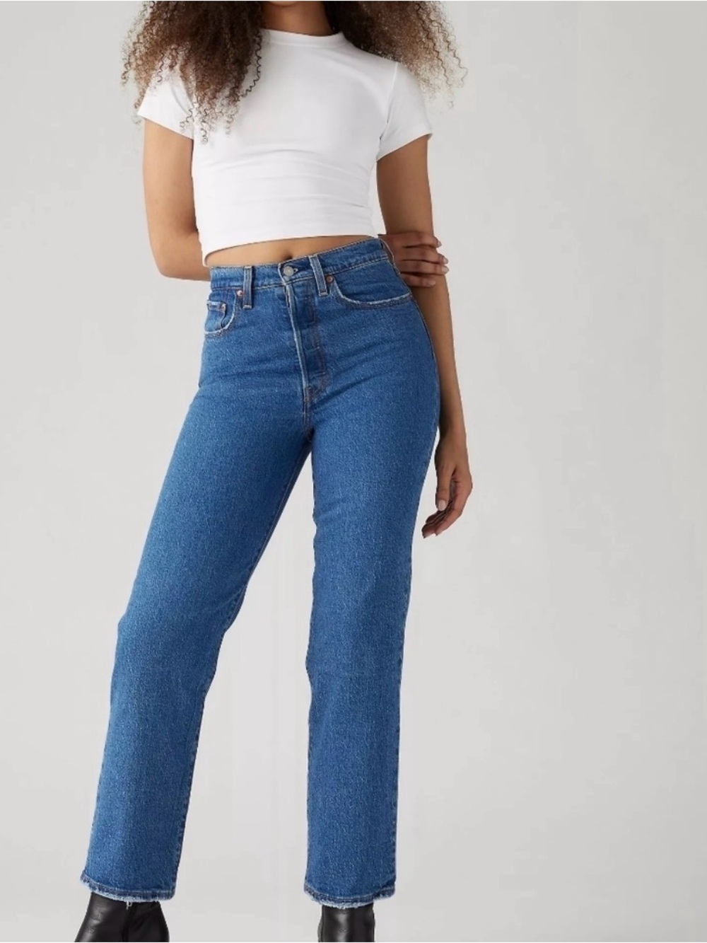 Levi's Medium Blue High-Rise rib cage straight Leg Jeans Size 32